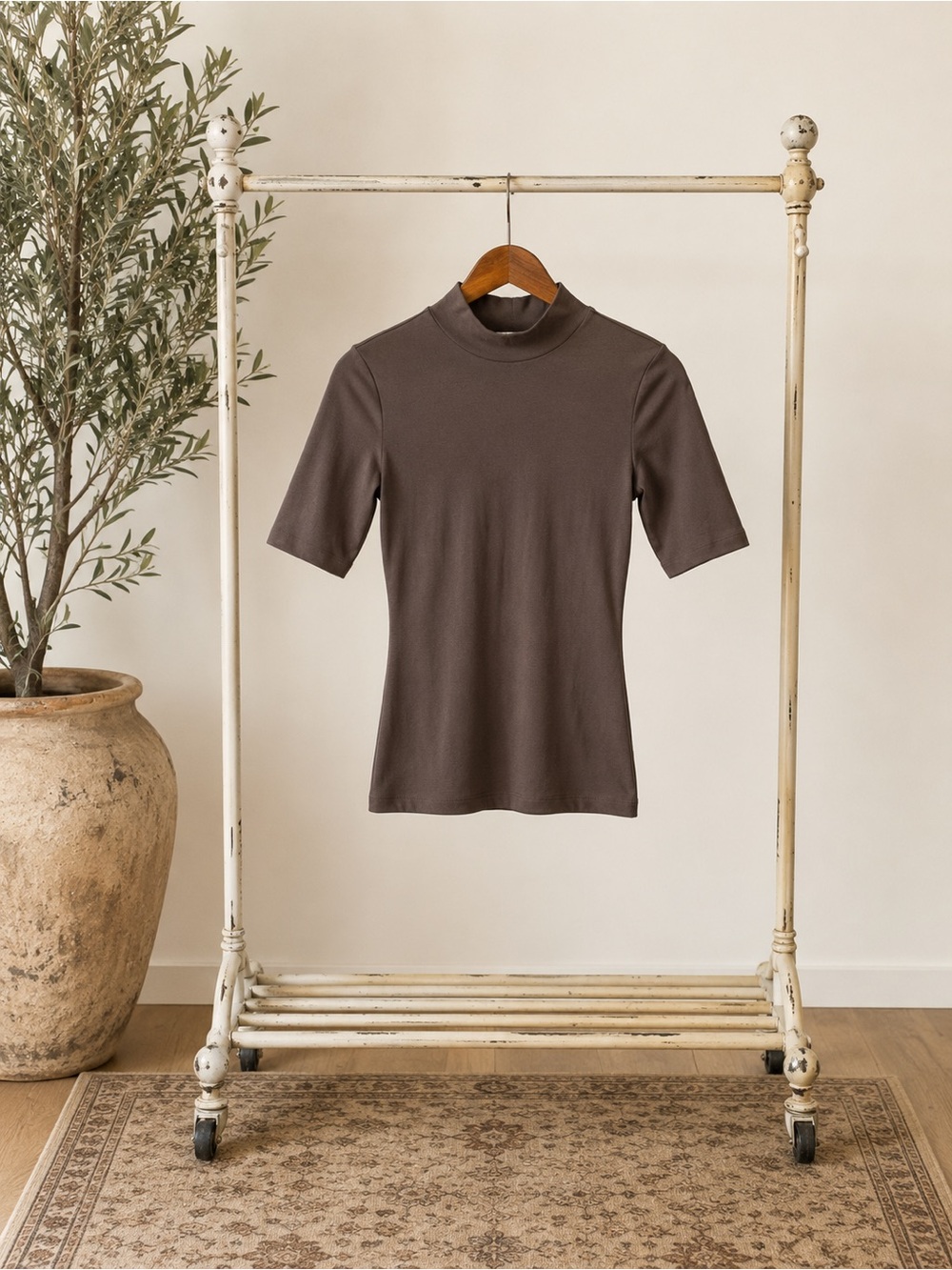 RW&CO. Brown Mock Neck Short-Sleeve Top